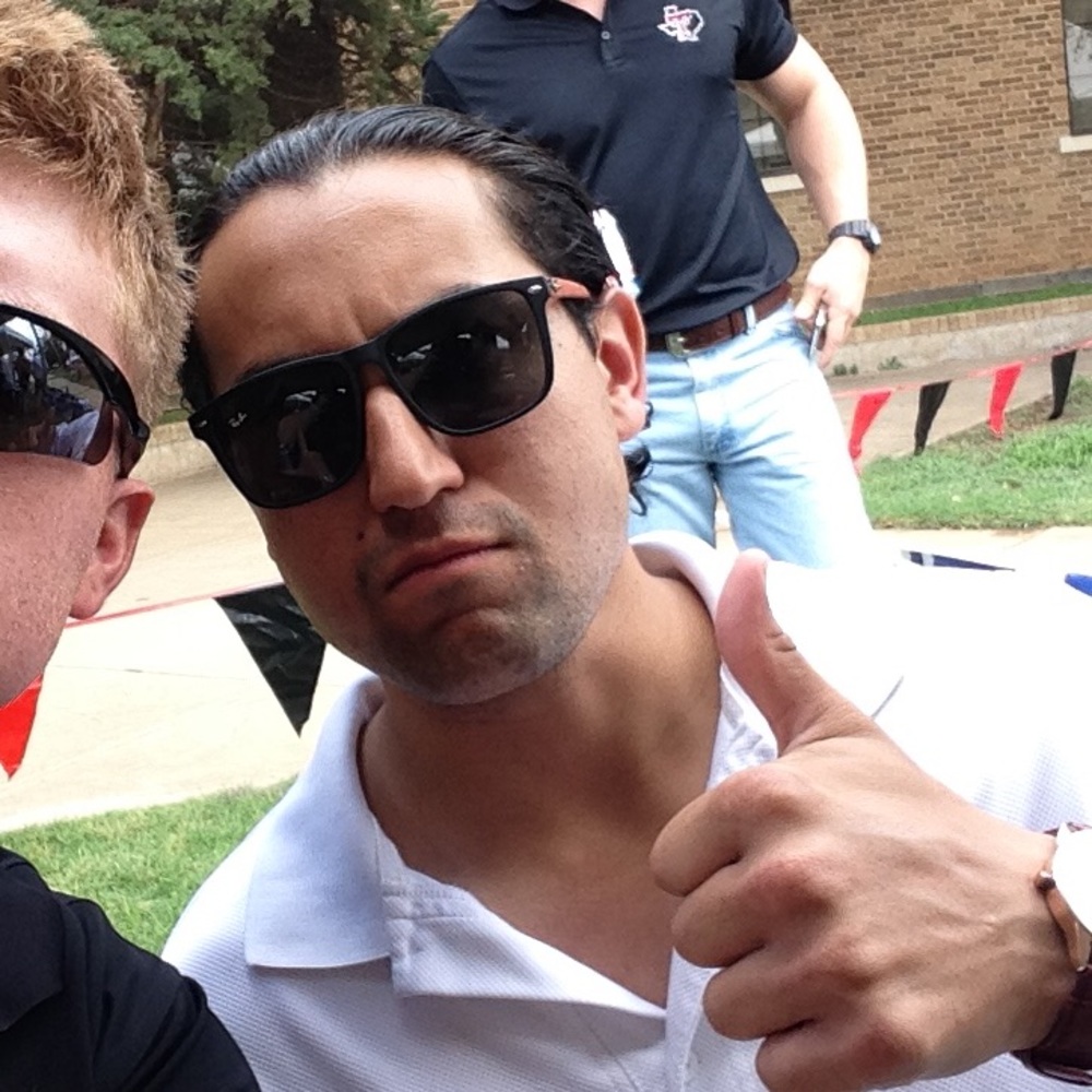 Meet your Posher, Carlos